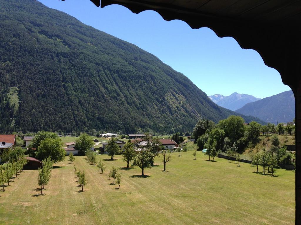 تارينز Gasthaus Sonne الغرفة الصورة