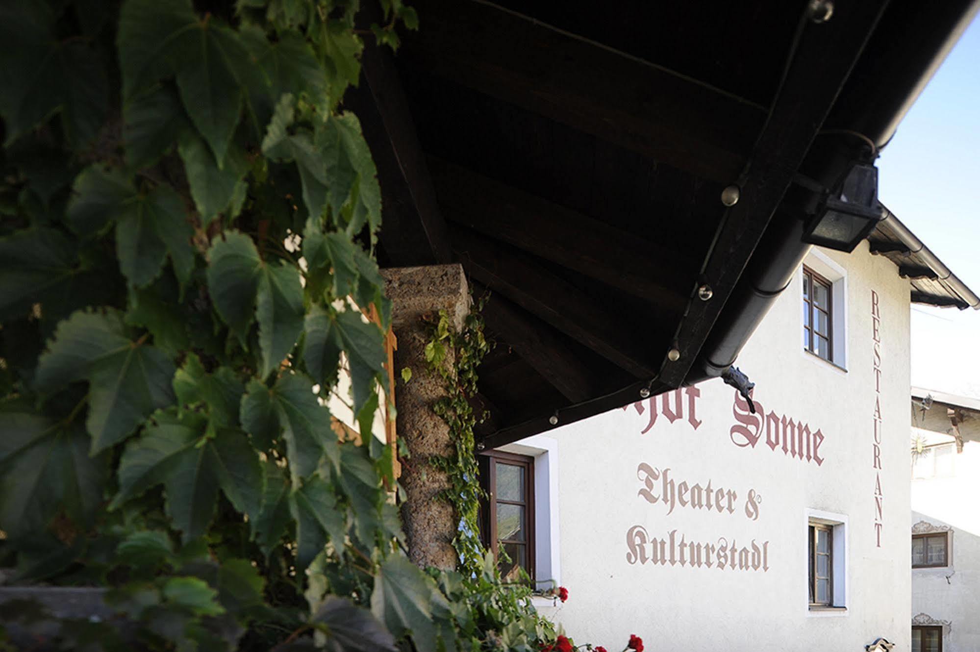 تارينز Gasthaus Sonne المظهر الخارجي الصورة