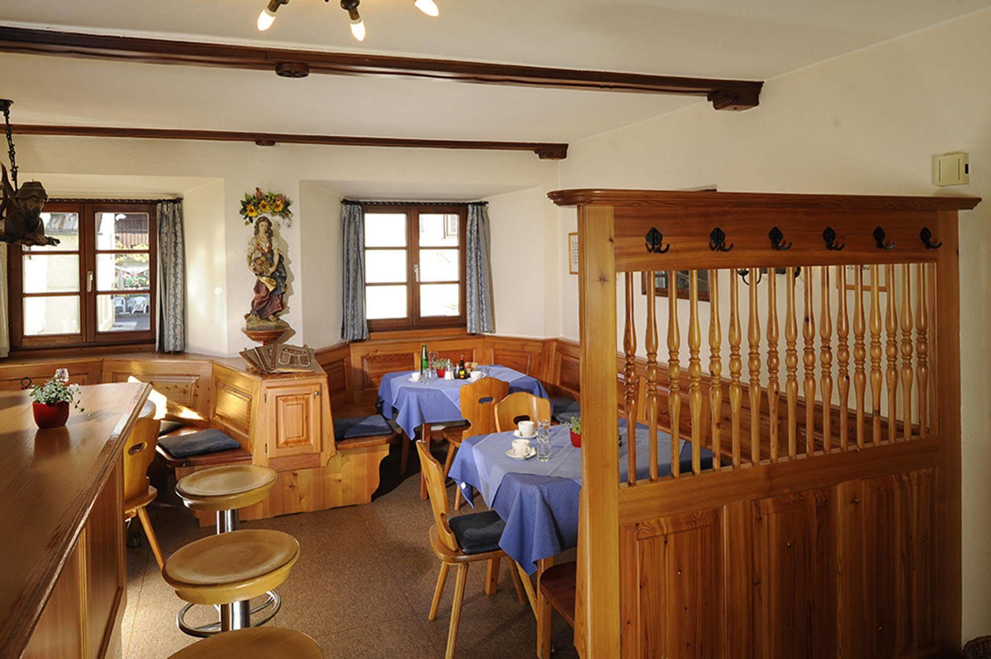 تارينز Gasthaus Sonne المظهر الخارجي الصورة