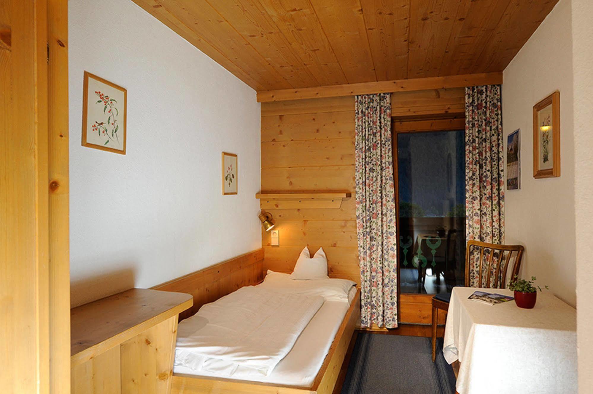 تارينز Gasthaus Sonne المظهر الخارجي الصورة