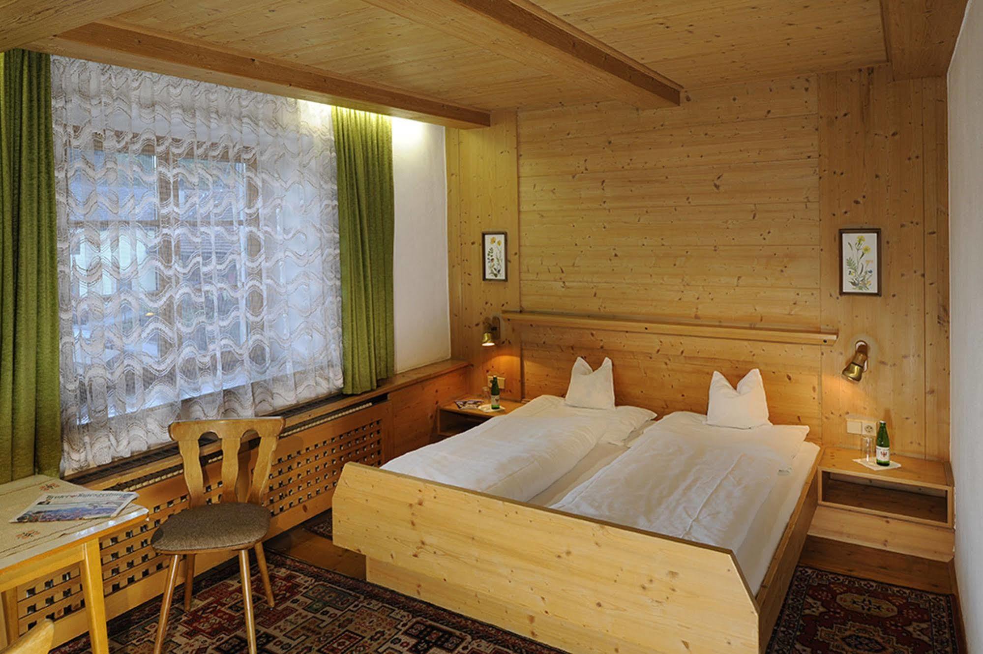 تارينز Gasthaus Sonne المظهر الخارجي الصورة